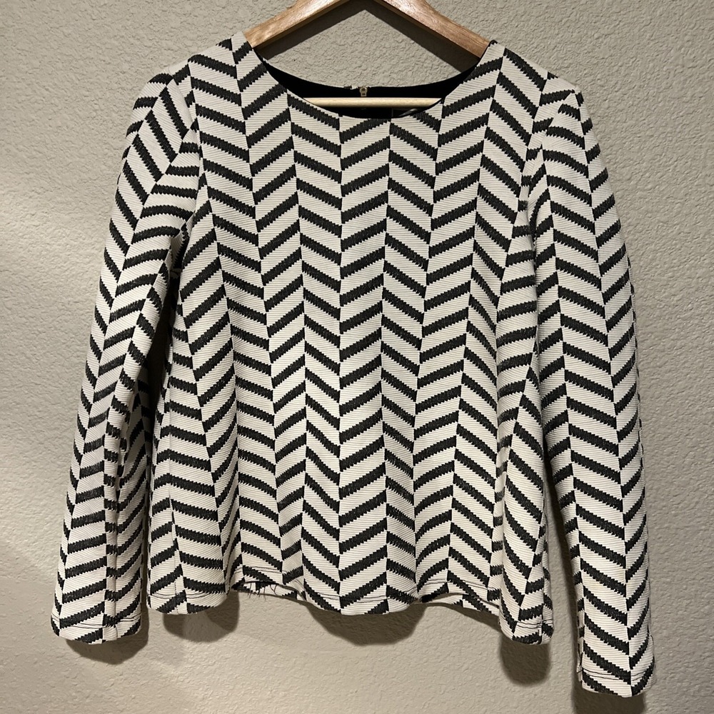 PLEOINE sweater BLACK/WHITE Chevron Made In The USA Size SMALL